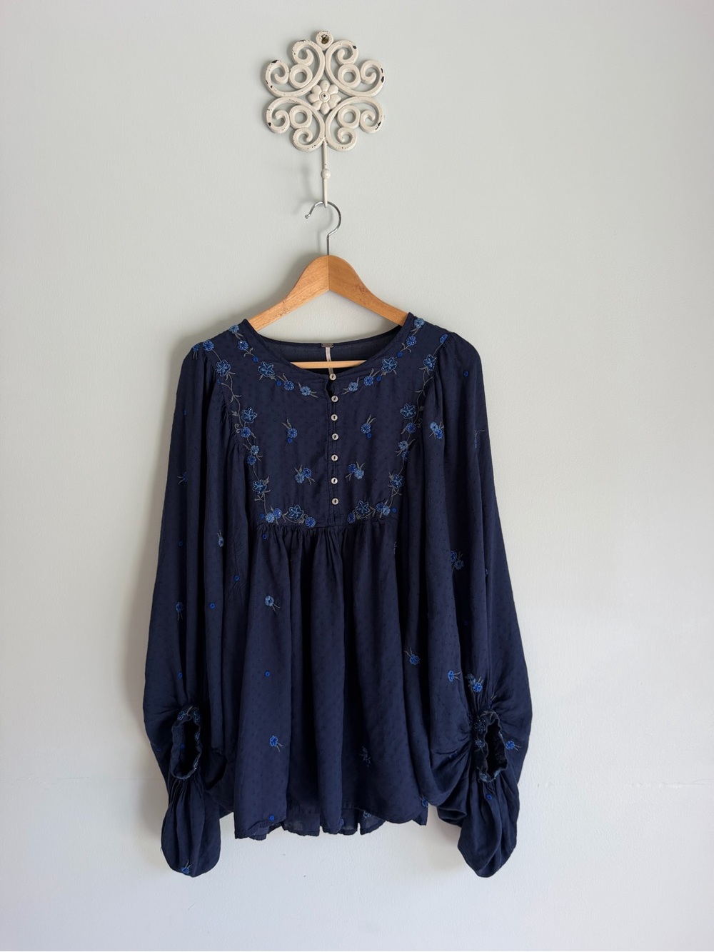 Free People Kiss From A Rose Embroidered Peasant Tunic. Oversized Small